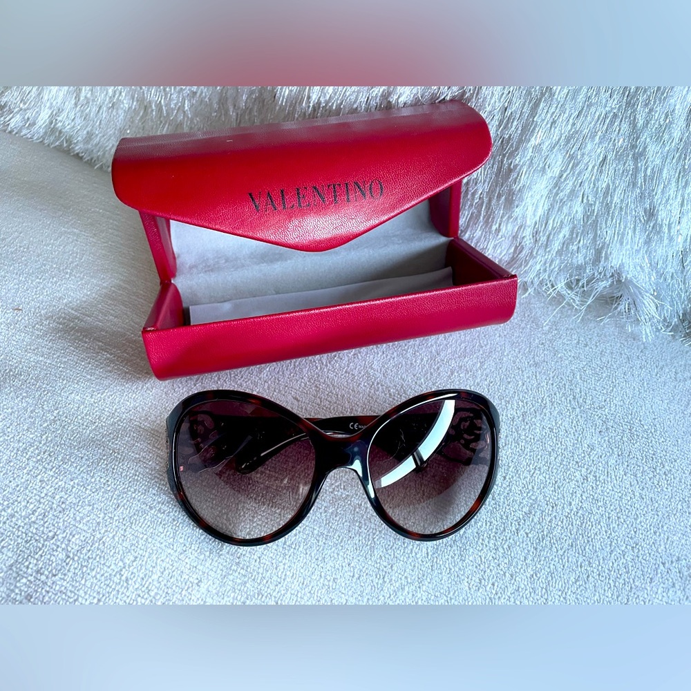 Valentino Women's Sunglasses - brown tortoise shell